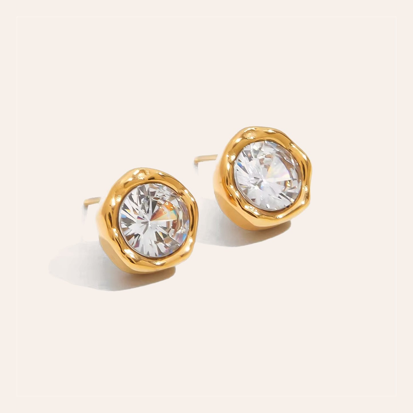 Aretes Ella con circonita redonda